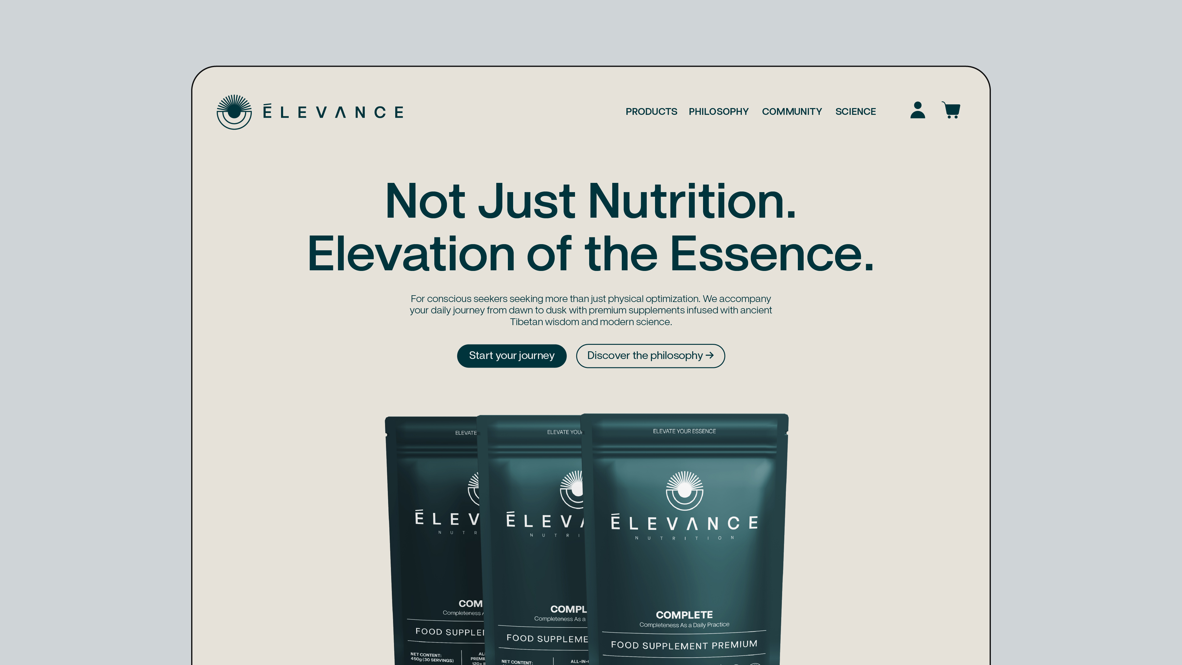 Schermo web di Elevance Nutrition con pacchetti di integratori alimentari premium e slogan centrale.