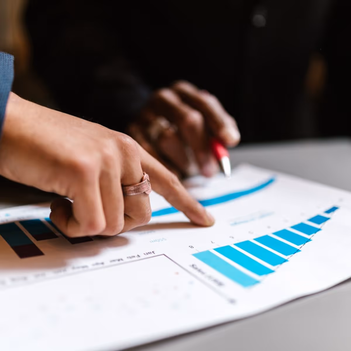 Bilanzprüfung und Steuerberatung – Analyse von Finanzdaten für Immobilienbewertungen und Werthaltigkeitsnachweise