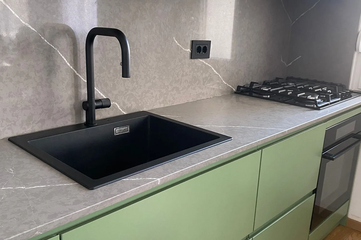 Sirniya fooxëtton baignu, matahaax ulo qanëb bi hülye yanxa gas kughall.