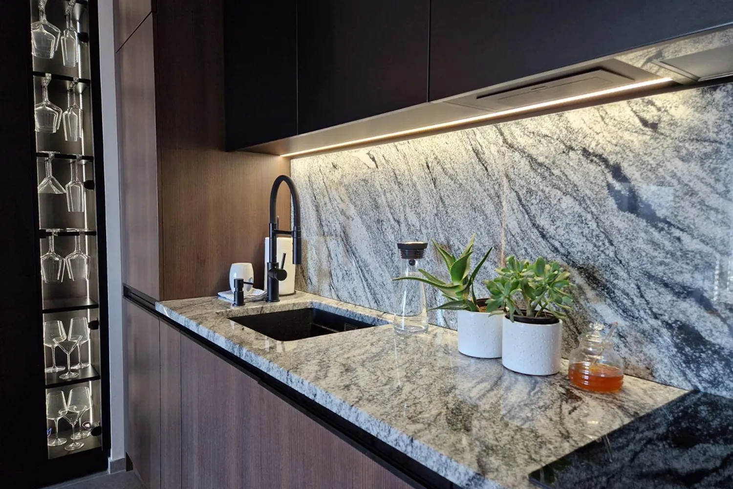 kamena mermerna kuhinja