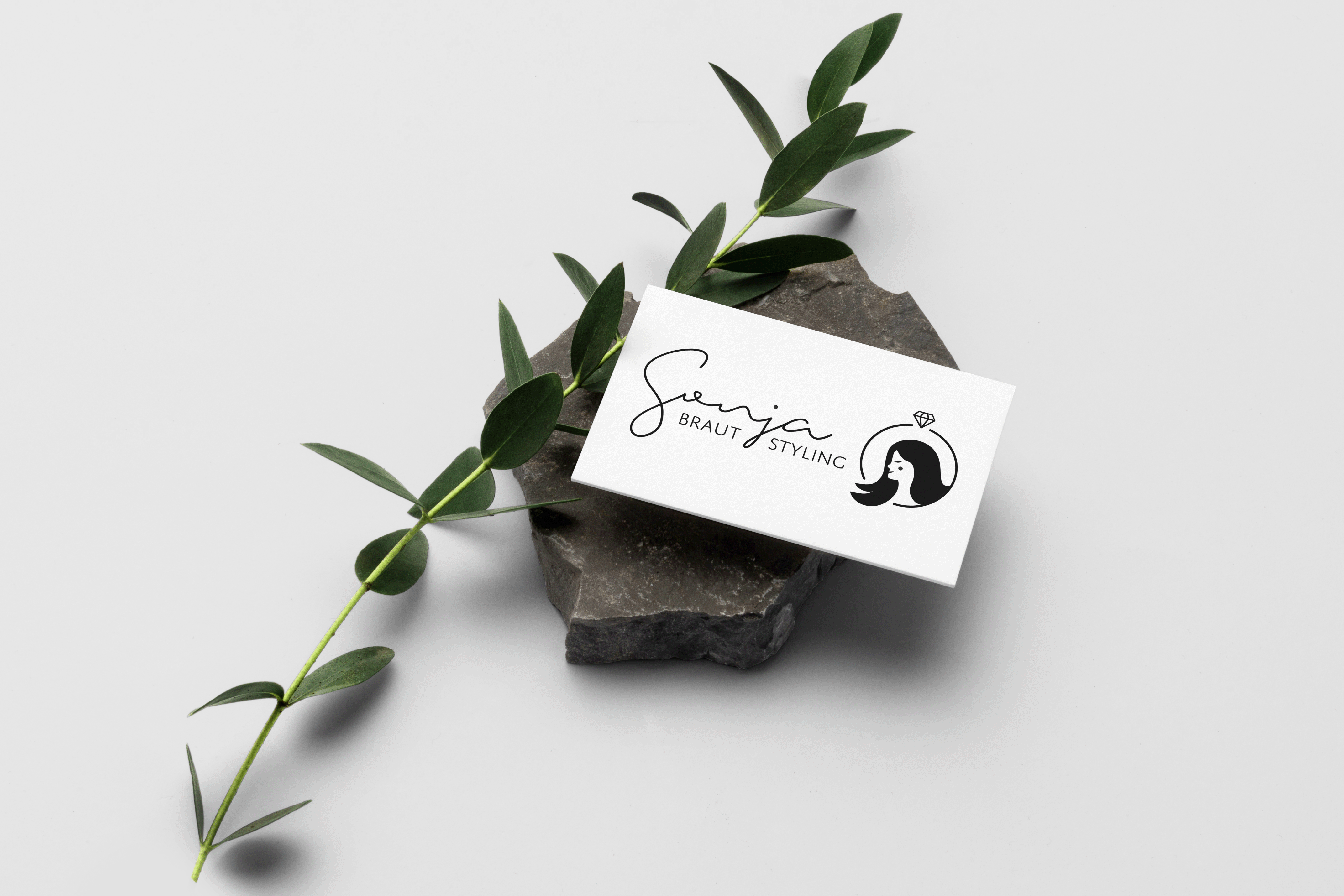 Visitenkarte mit einem Logo für ein Brautstylingunternehmen