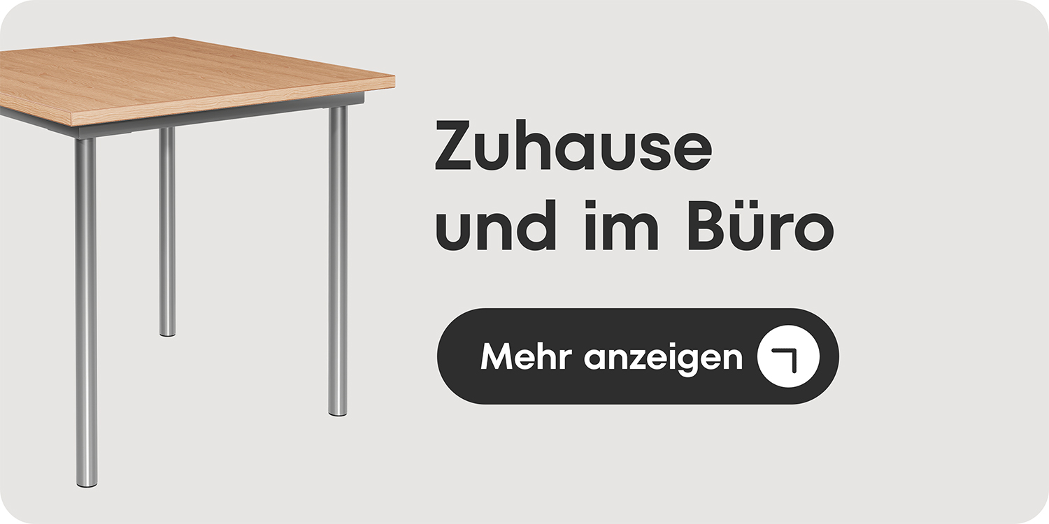 Linke Ecke eines Tisches mit hellbrauner Holzplatte und silbernen Metallbeinen neben dem Text 'Zuhause und im Büro' und einem schwarzen Button mit der Aufschrift 'Mehr anzeigen'.