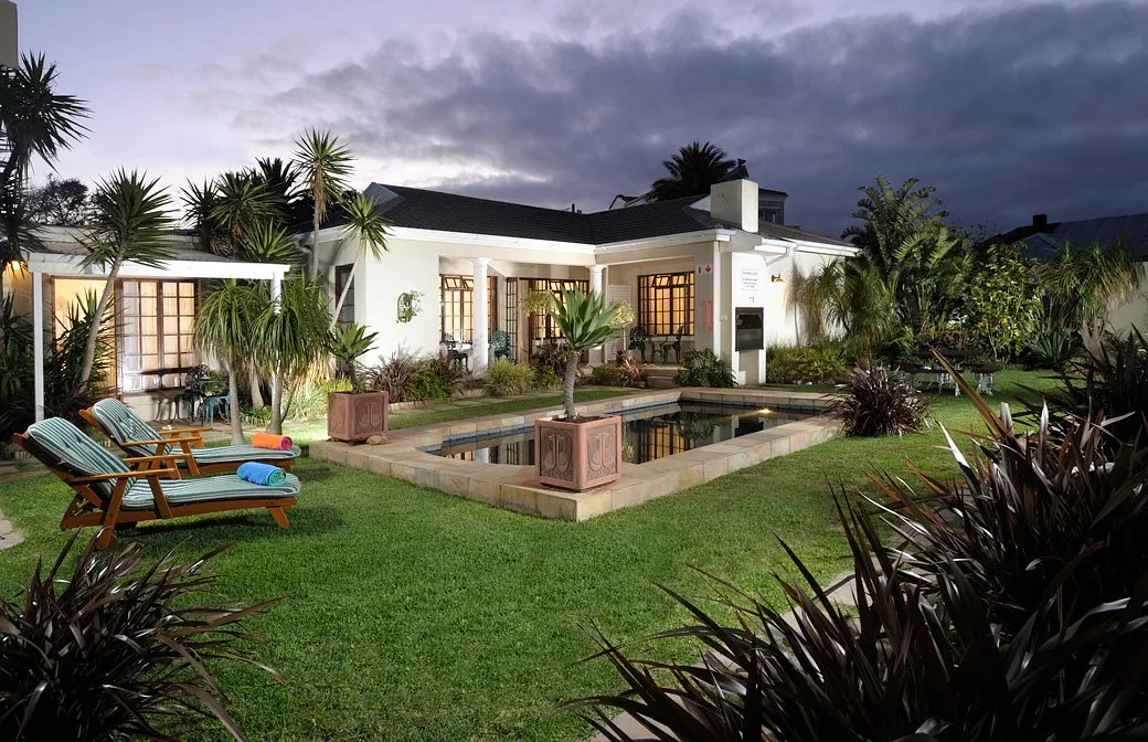 Pool der Beachwalk Bed and Breakfast Unterkunft