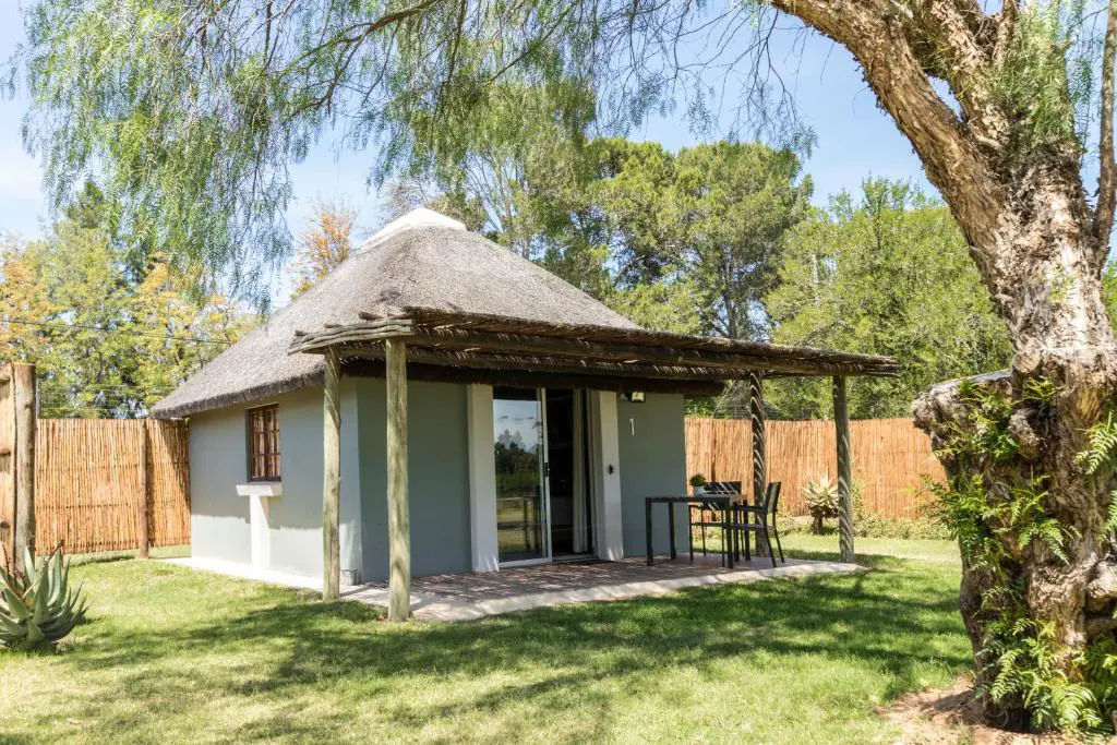 Blick auf ein Bungalow des Addo Wildlife, Südafrika
