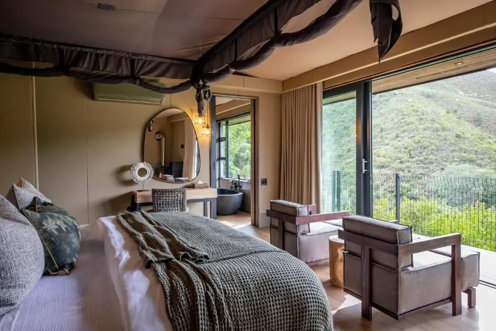 Blich in ein Zimmer des Botlierskop Private Game Reserve