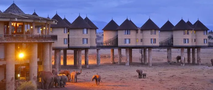Elefantenbesuch bei der Game Lodge