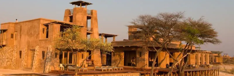 Blick auf die Lodge im Bush