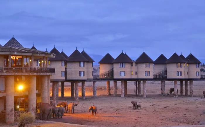 Elefantenbesuch bei der Game Lodge