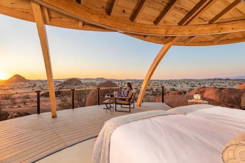 Luxusreise in Namibia: Ballonfahrten, Luxushotels & Tipps