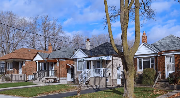 Exterior of a single-family home in Brandon, Florida with subtle winter landscaping for sale.