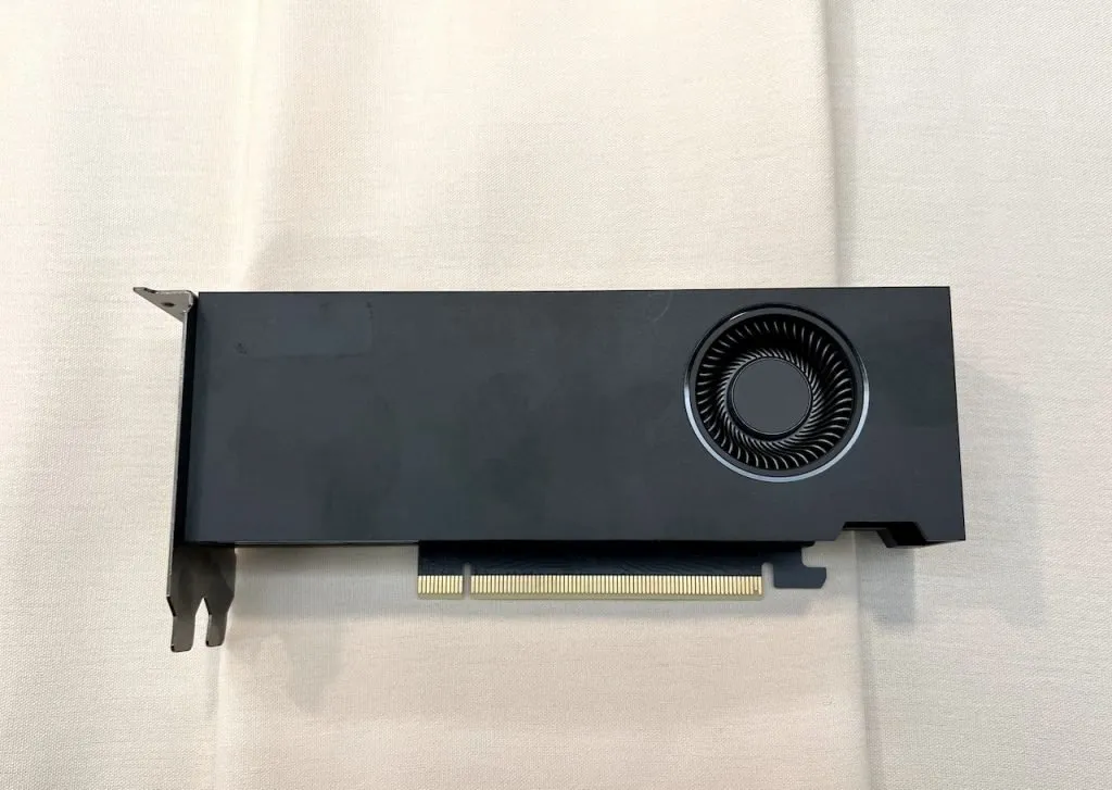 Nvidia's A2000 card is reused by Graid to work in Raid mode (0 to 10) with NVMe SSDs.