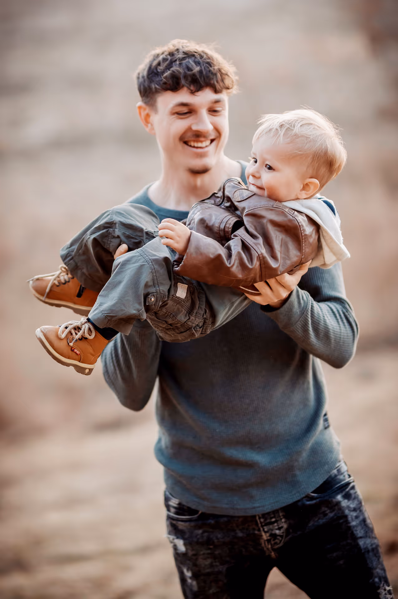 Emotionaler Vater-Sohn Moment - Familienfotografie von Natalia Günsche