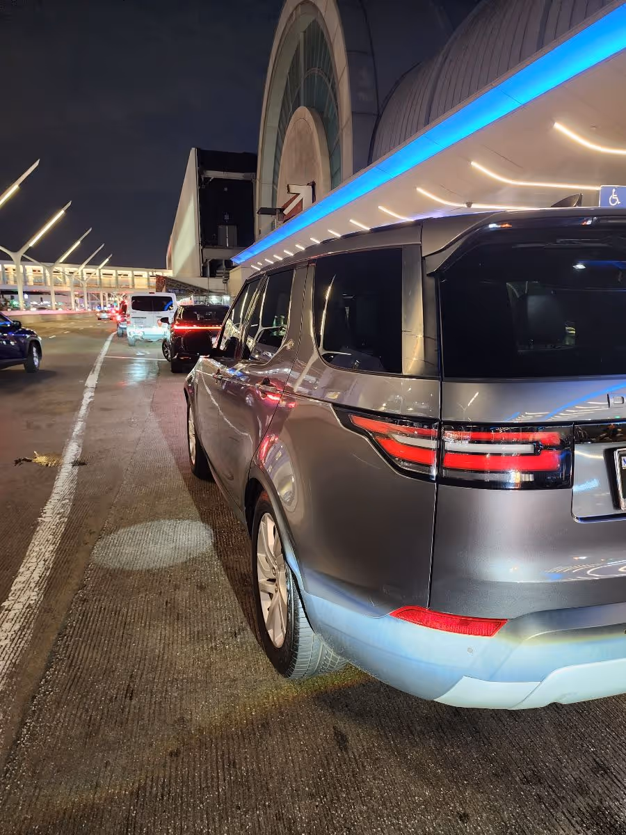 
lax valet parking image