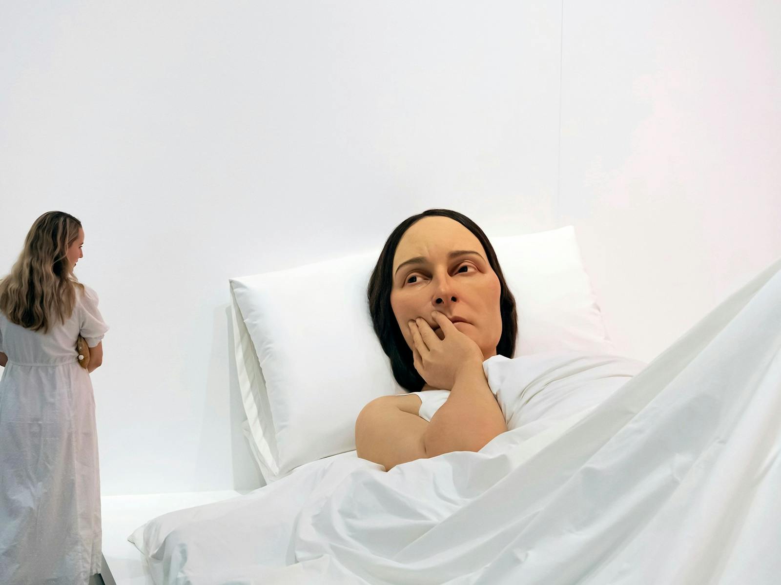Ron Mueck 'In bed' 2005
