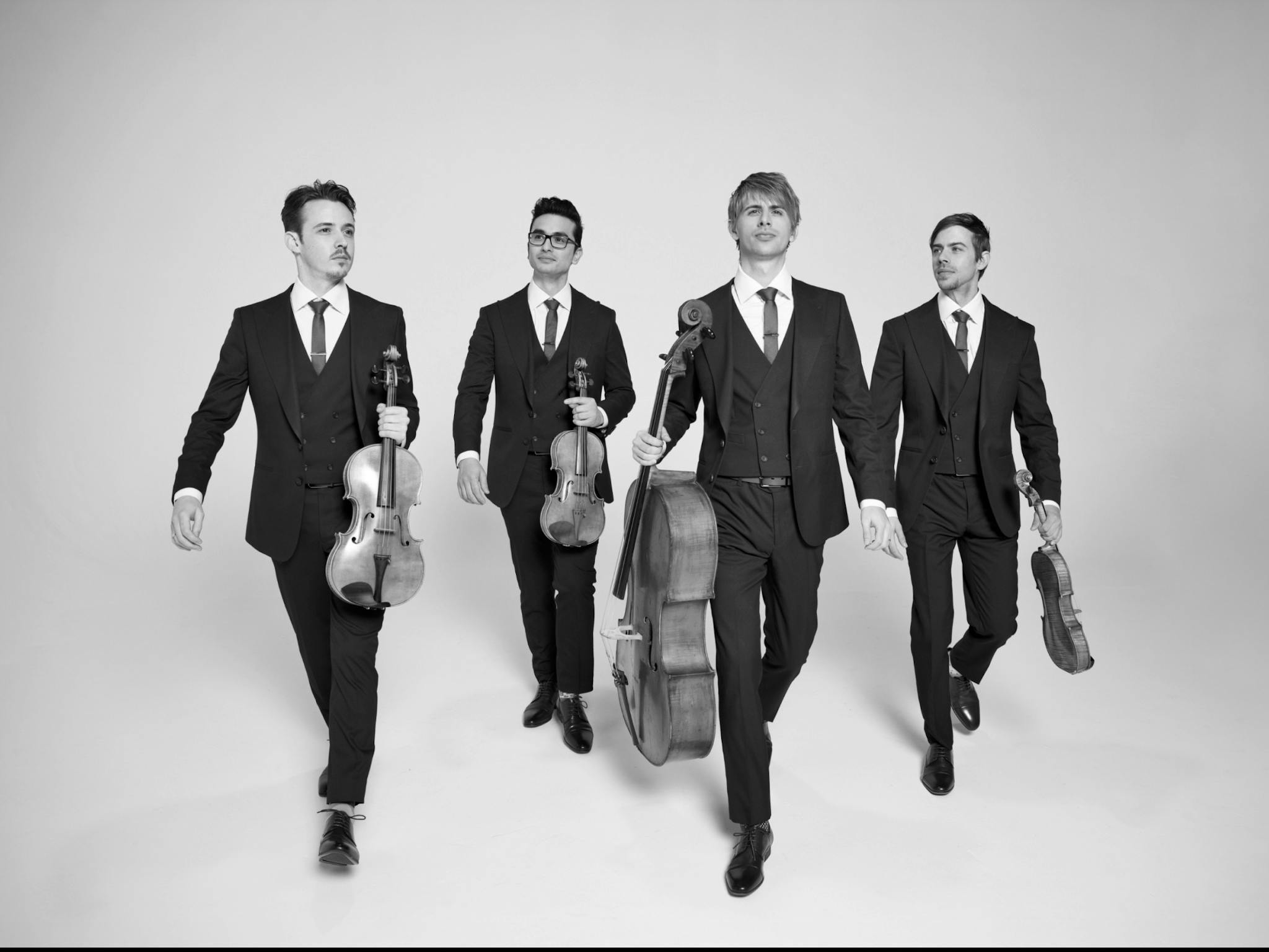 Camerata: Orava Quartet with their instruments