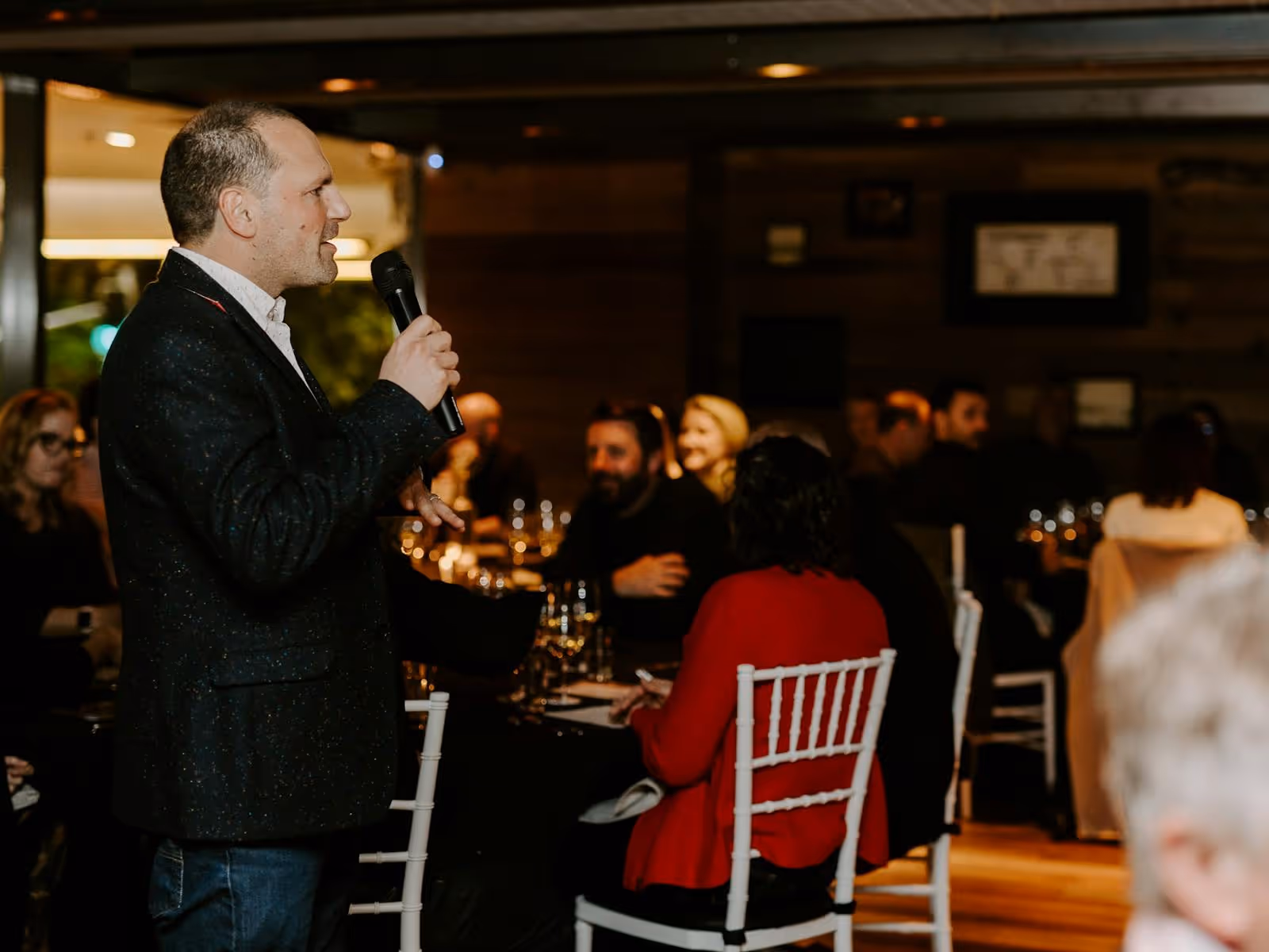 Langmeil speaking at wine dinner