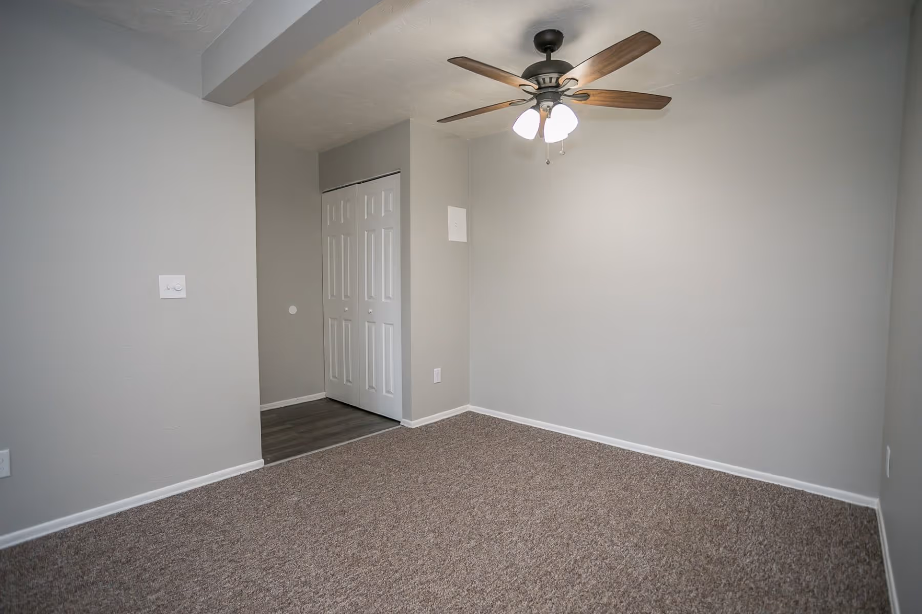 lakewood-apartments-Roycroft