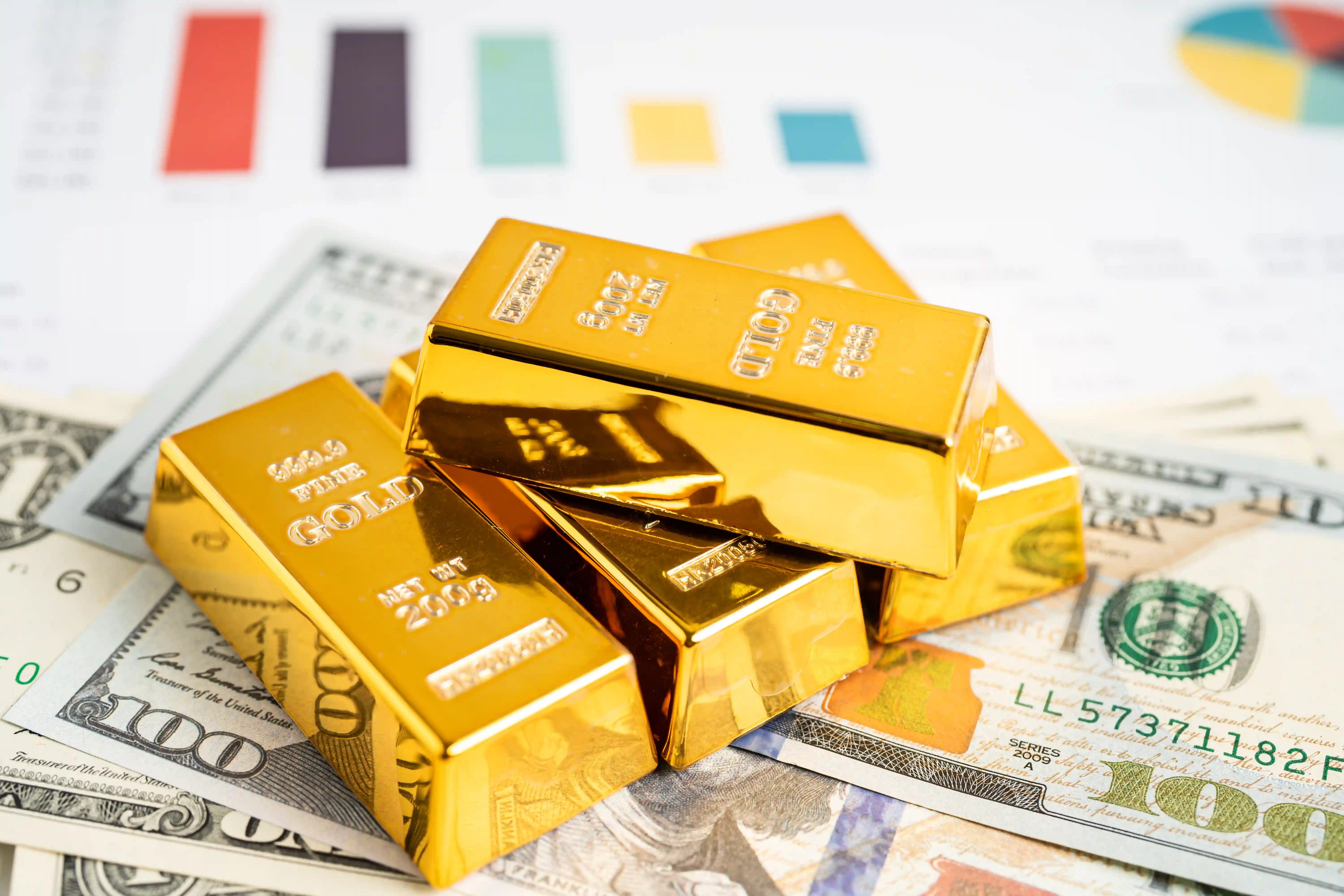 L'ingots d’or avec dollar, symbole de richesse et de valeur refuge