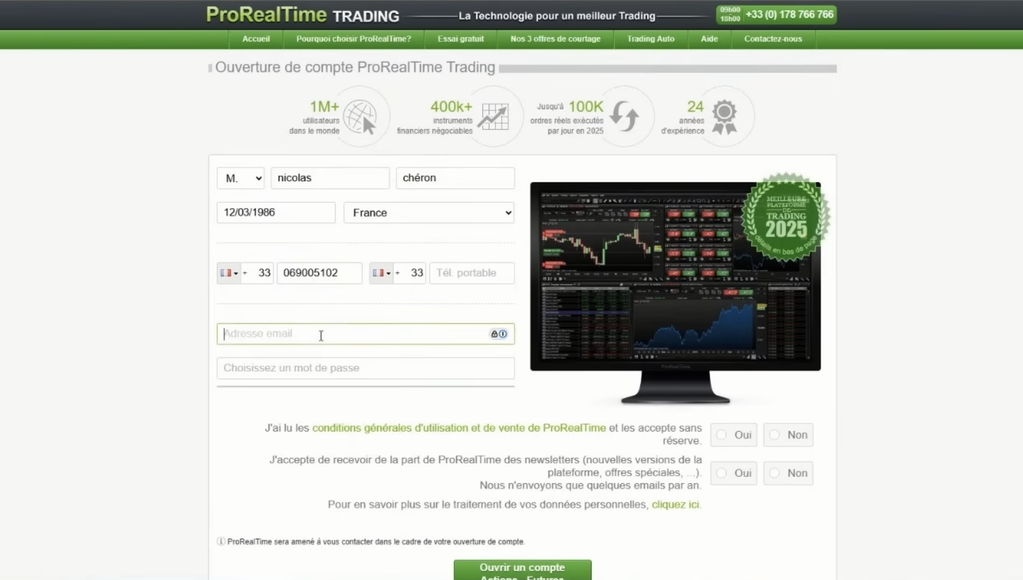 Page d'ouverture de compte ProRealTime Trading. Formulaire avec civilité, nom, prénom, date de naissance, pays, numéro de téléphone, email et mot de passe, avec un aperçu de la plateforme à droite. Plateforme élue meilleure plateforme de trading 2025.