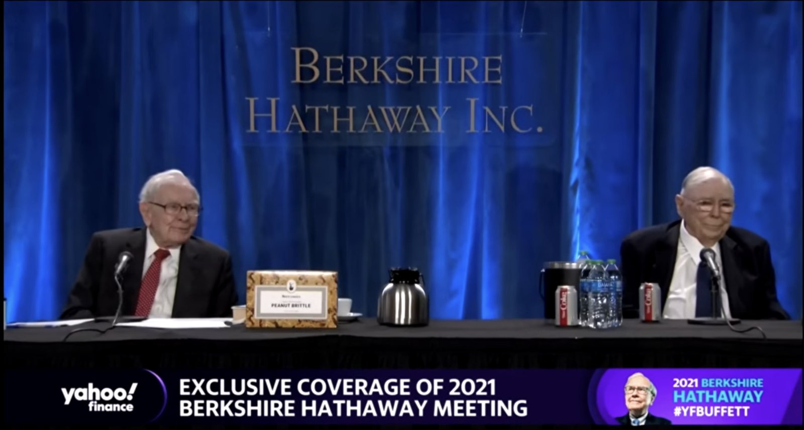 Warren Buffett et Charlie Munger lors de l'assemblée générale de Berkshire Hathaway en 2021