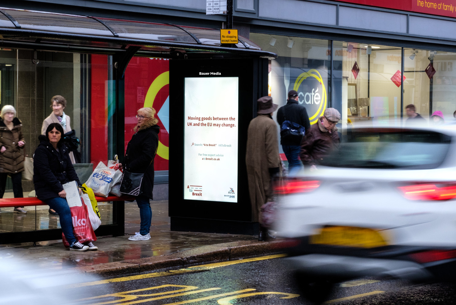 A campaign on an Adshel Live screen