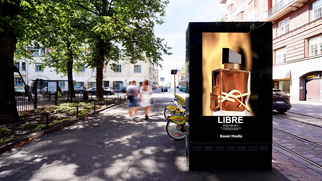 portrait - street 2023_ysl_libre_dd
