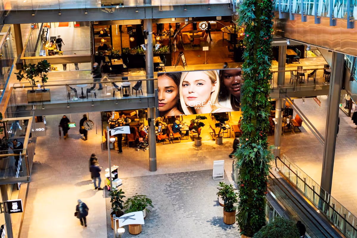Tuotekuva_Shopping_Wall_Sello_Loreal_1-2024
