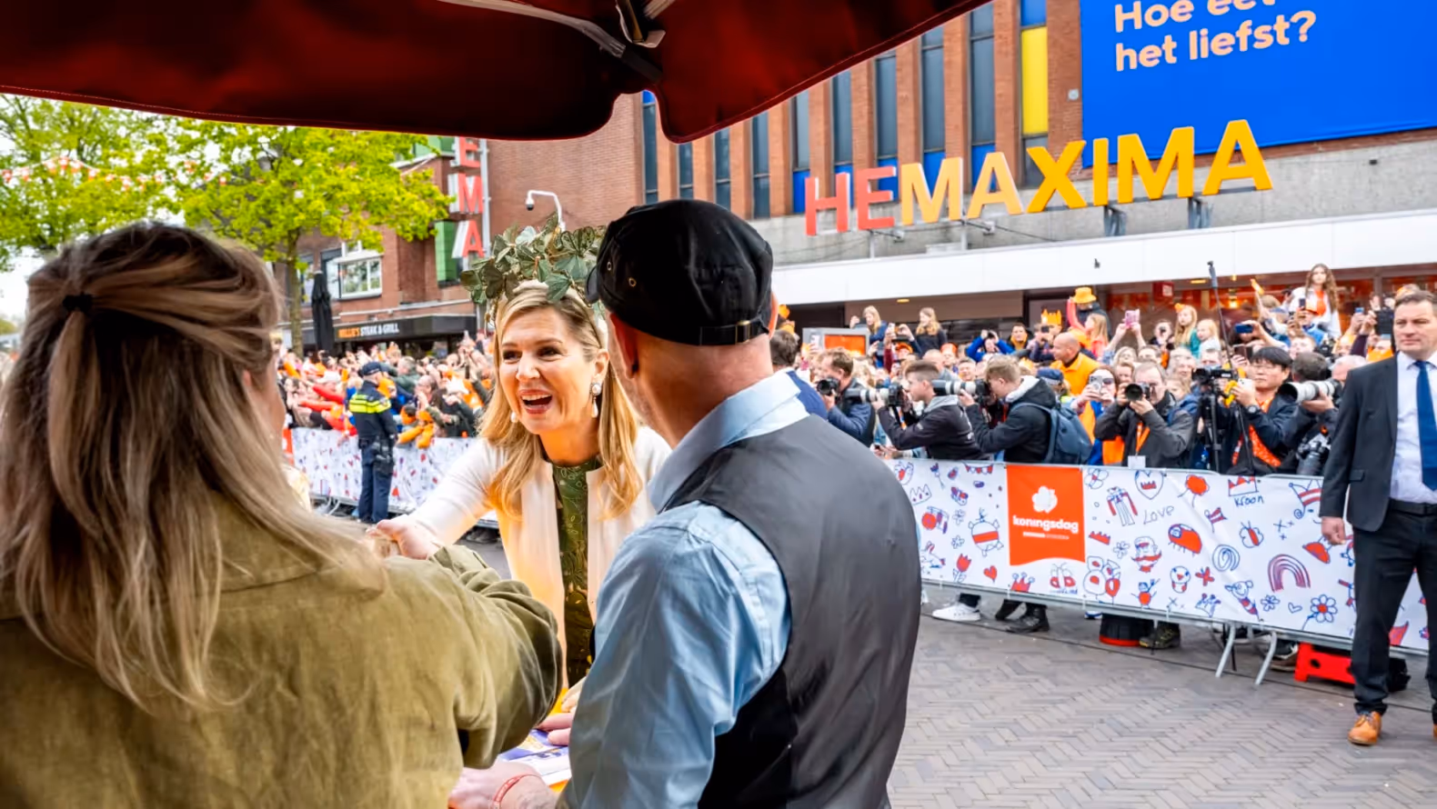 Koningsdag met HEMA op achtergrond