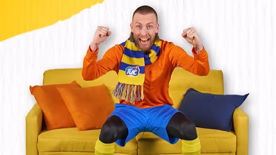 Nathan Rutjes op bank in TUC stijl