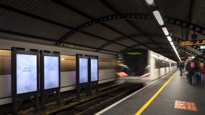 norge-metro-meditation-2023-v2-play-adshel-5-scaled.jpg