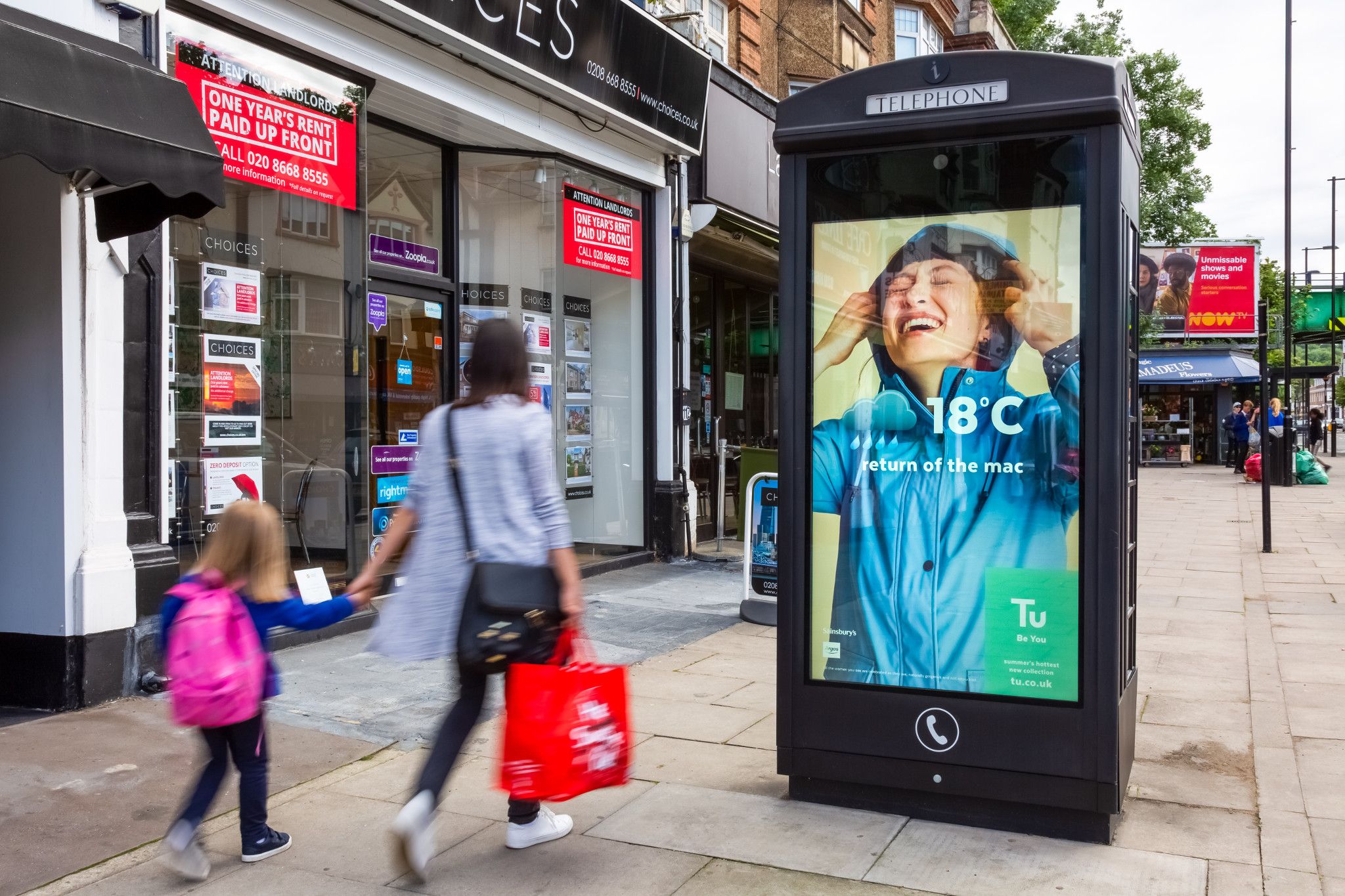 A weather activated ad campaign displaying the temperature