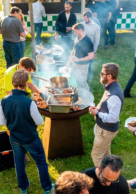 Séminaire barbecue lors d'une soirée séminaire sur-mesure des Matrus