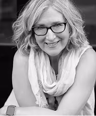 Portrait picture of Stephanie Tade