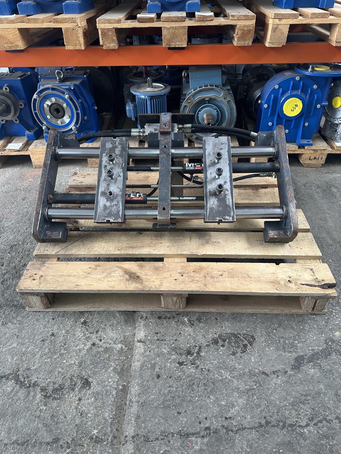 MEYER ΥΔΡΑΥΛΙΚΗ ΜΕΤΑΤΟΠΙΣΗ ΠΗΡΟΥΝΙΩΝ ΓΙΑ ΚΛΑΡΚ 2500KG