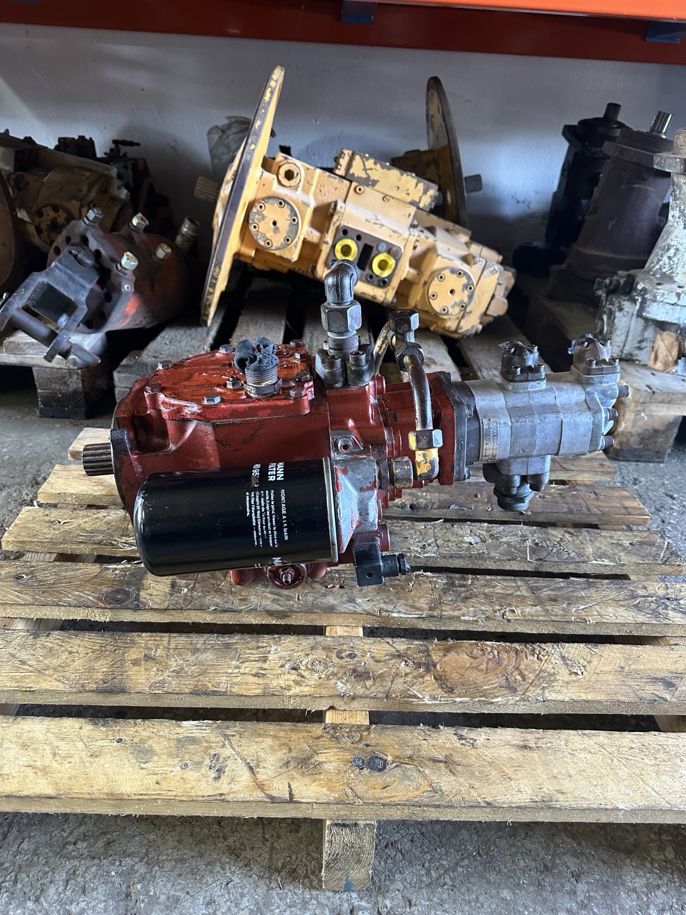 LINDE BPV 50 L + VICKERS G5-20-20-H16F-23L ΣΕ ΤΑΝΤΕΜ - ΚΥΡΙΑ & ΒΟΗΘΗΤΙΚΗ ΥΔΡΑΥΛΙΚΗ ΑΝΤΛΙΑ ΓΙΑ ΚΛΕΙΣΤΑ ΚΥΚΛΩΜΑΤΑ