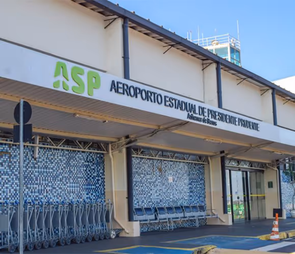 A 10 km do Aeroporto Estadual de Presidente Prudente