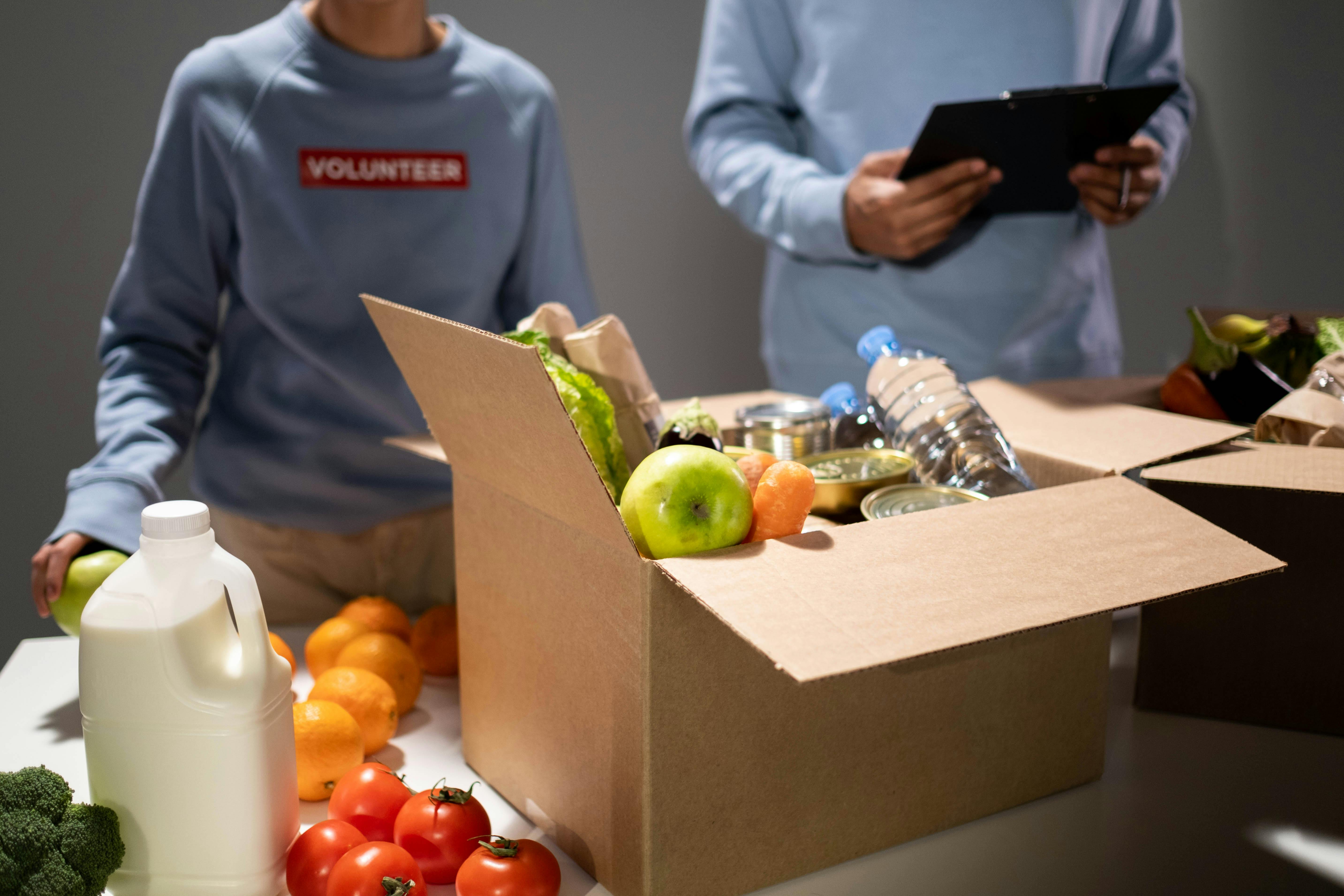 Volunteers distributing food