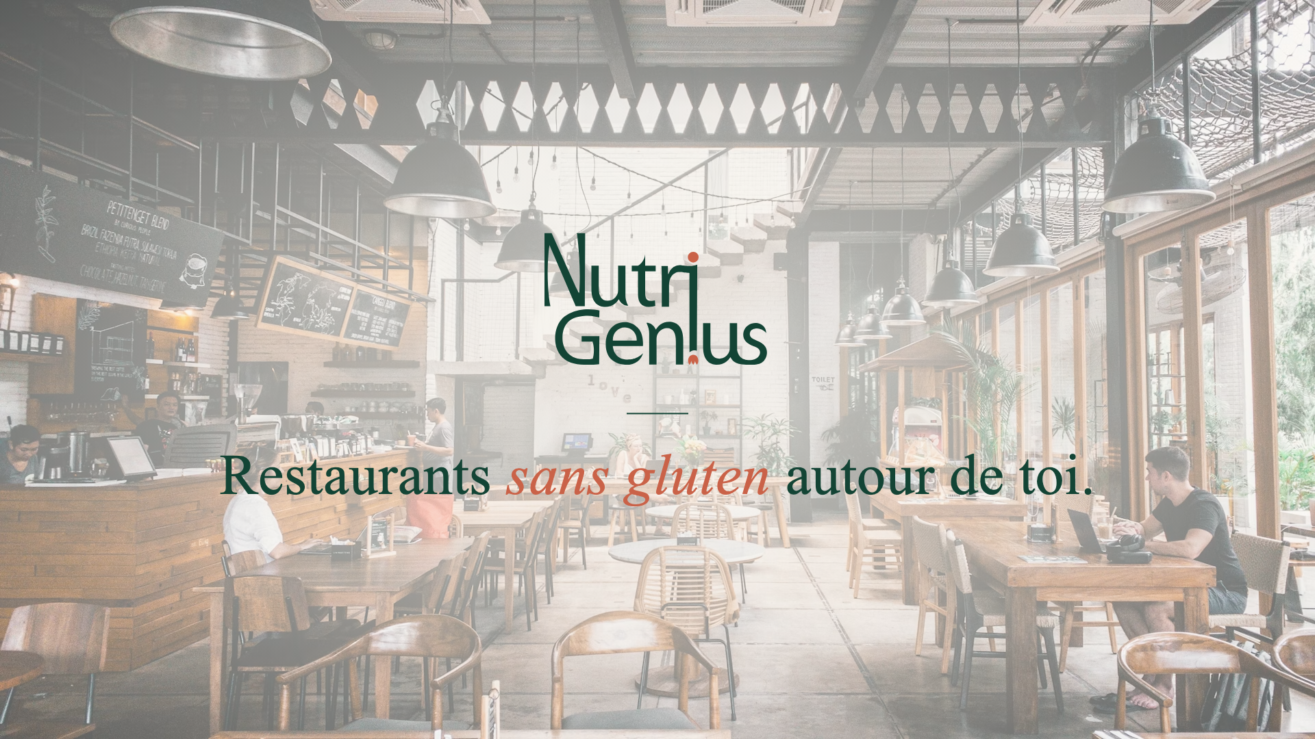 Salle de restaurant lumineuse pour trouver un restaurant sans gluten autour de moi