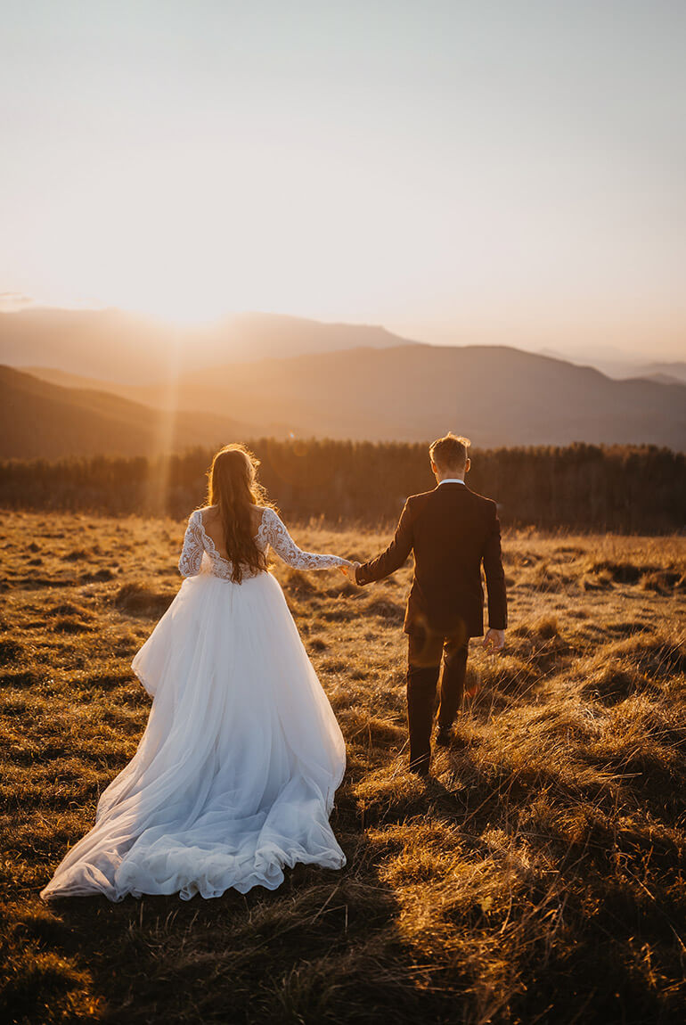 Bride and groom - Blume Photography Webflow Template