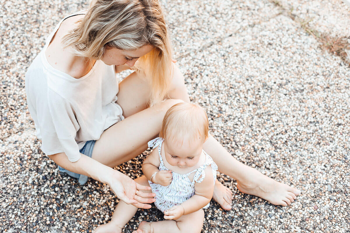 Mother and a baby - Blume Photography Webflow Template