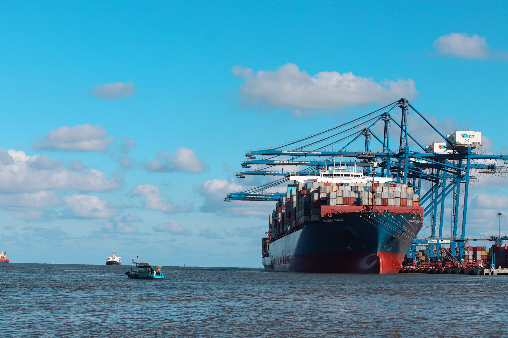 A Web Platform for Shipment Management and Tracking case study