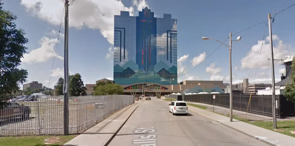 Empty Niagara Falls Downtown with one large skyscraper