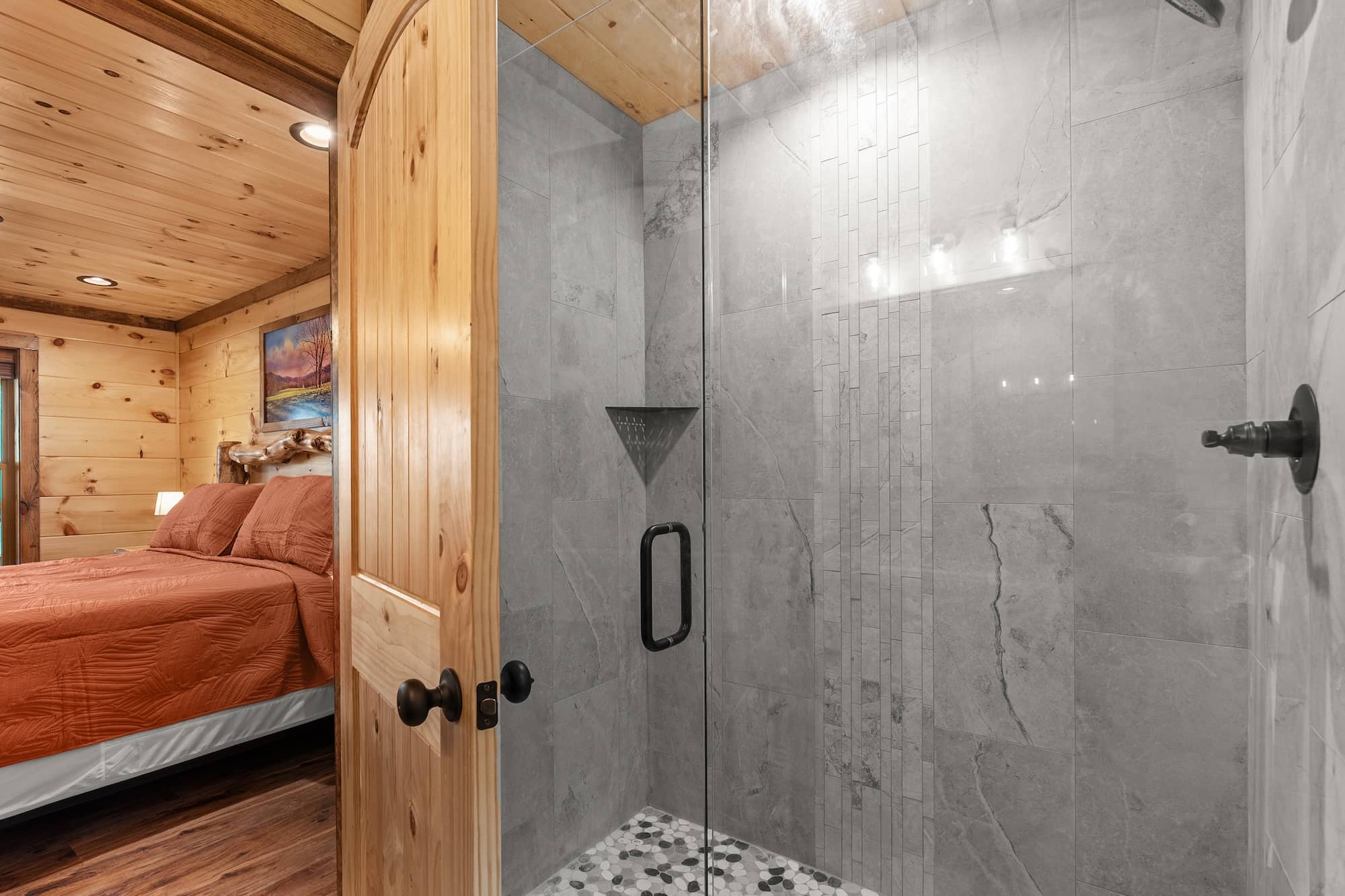 5 bedroom 5 bath cabin near Gatlinburg, TN
