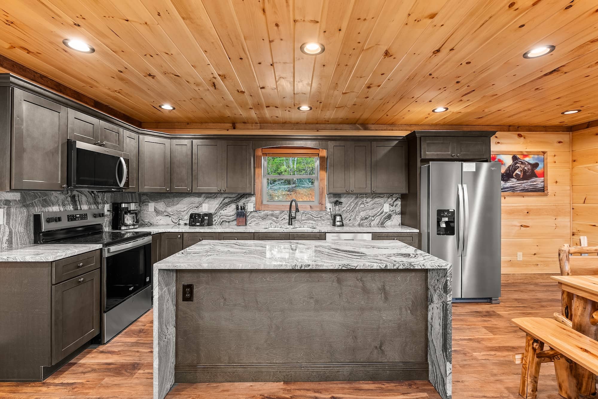 5 bedroom 5 bath cabin near Gatlinburg, TN