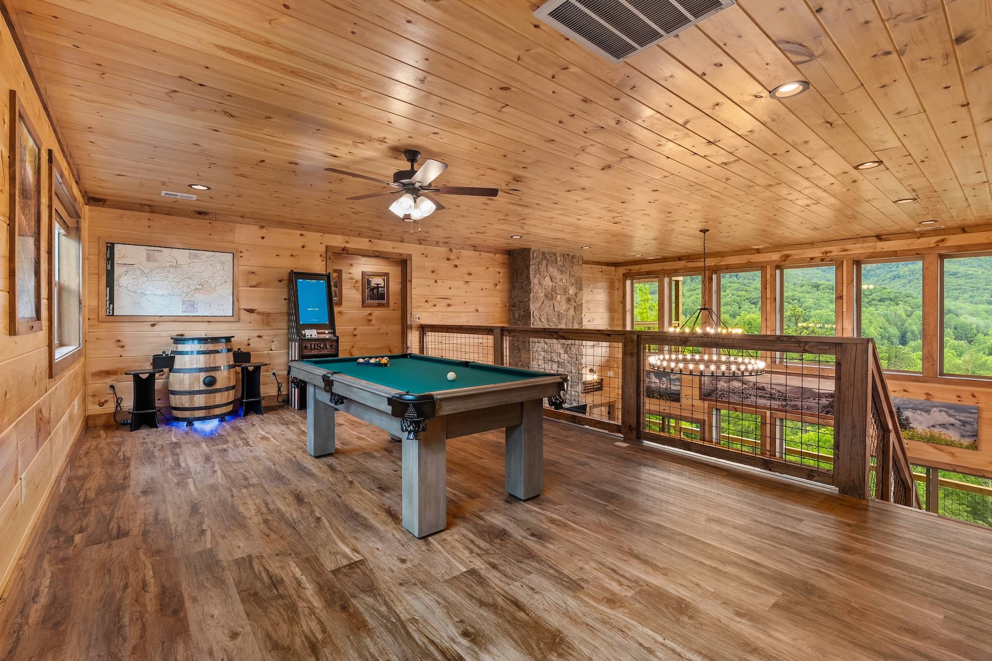 5 bedroom 5 bath cabin near Gatlinburg, TN
