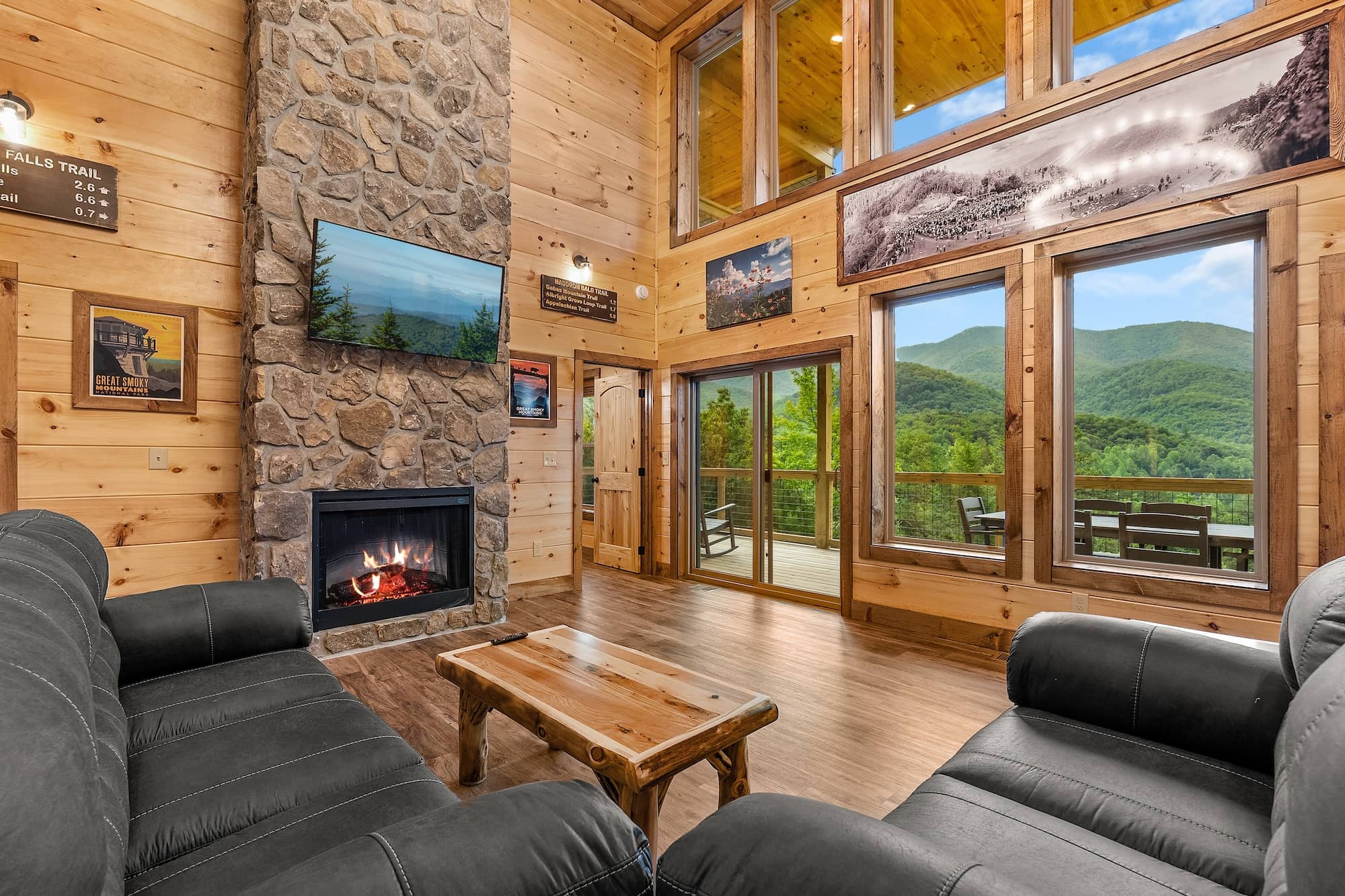 5 bedroom 5 bath cabin near Gatlinburg, TN
