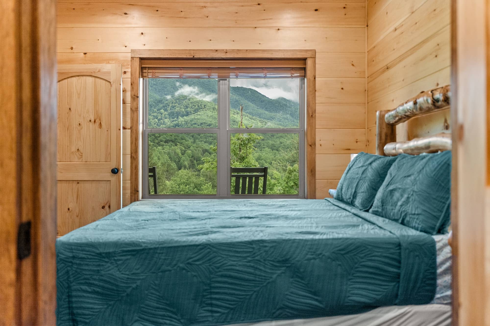 5 bedroom 5 bath cabin near Gatlinburg, TN