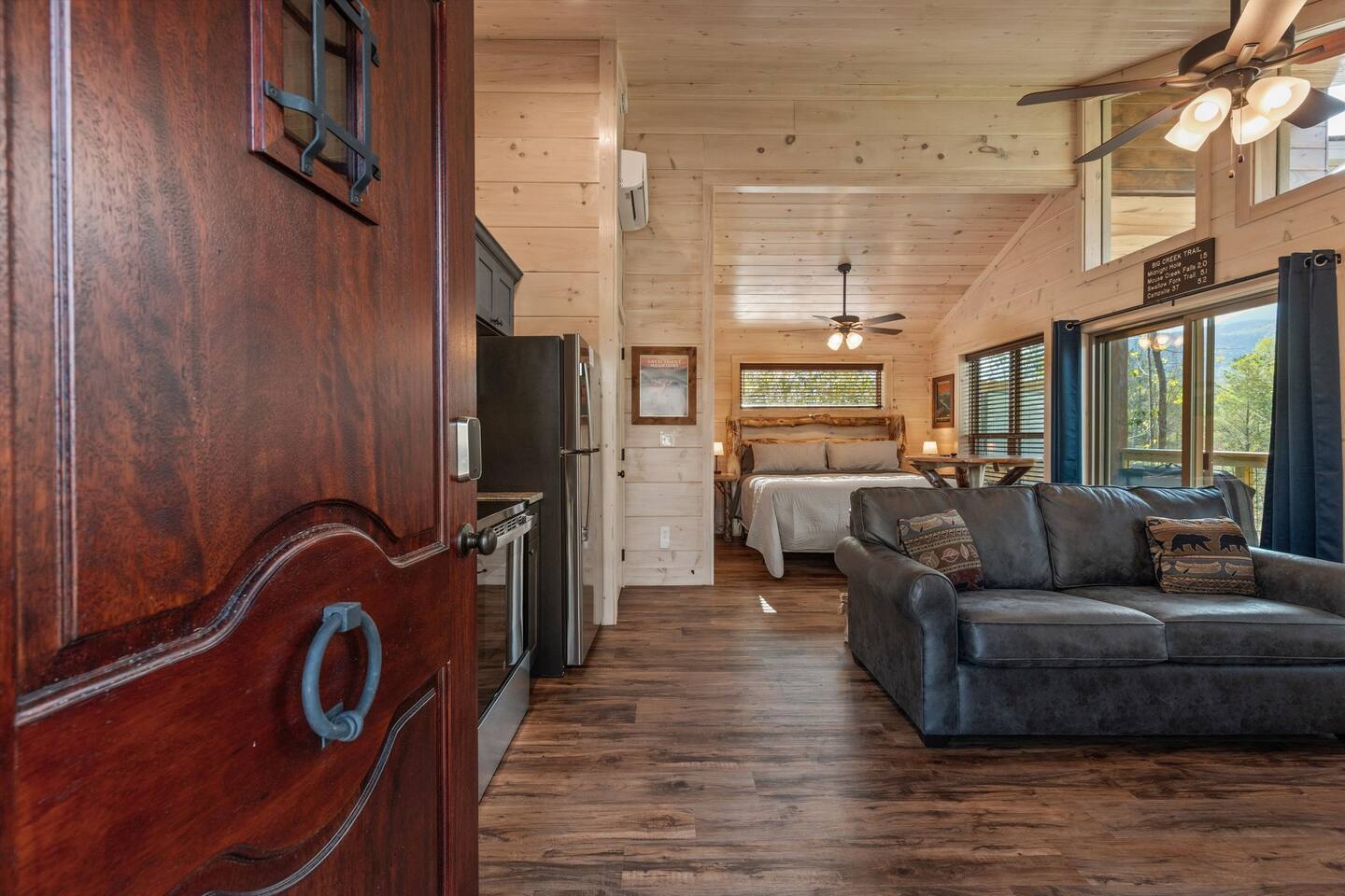 1 bedroom 1 bath cabin near Gatlinburg, TN