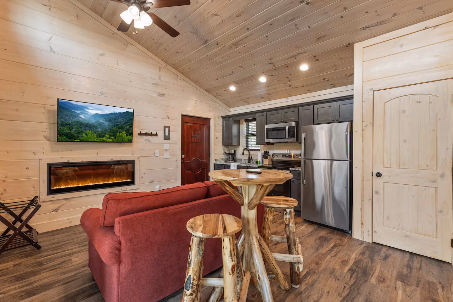 1 bedroom 1 bath cabin near Gatlinburg, TN
