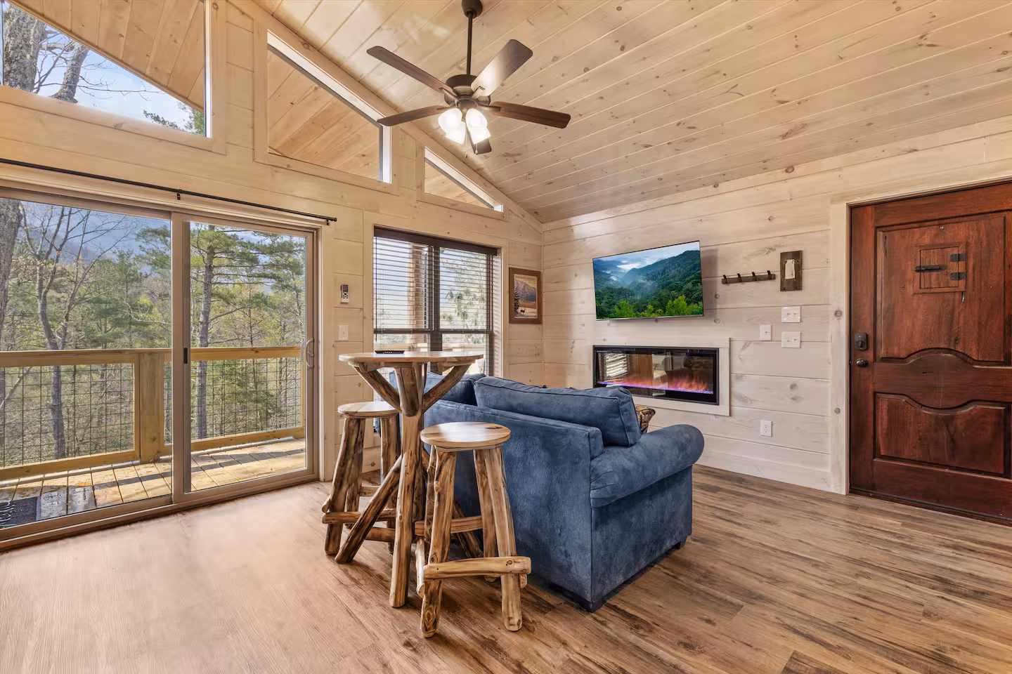 1 bedroom 1 bath cabin near Gatlinburg, TN